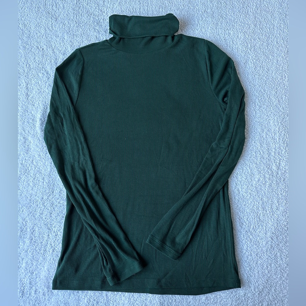 NWT Loft Ribbed Turtleneck Size M